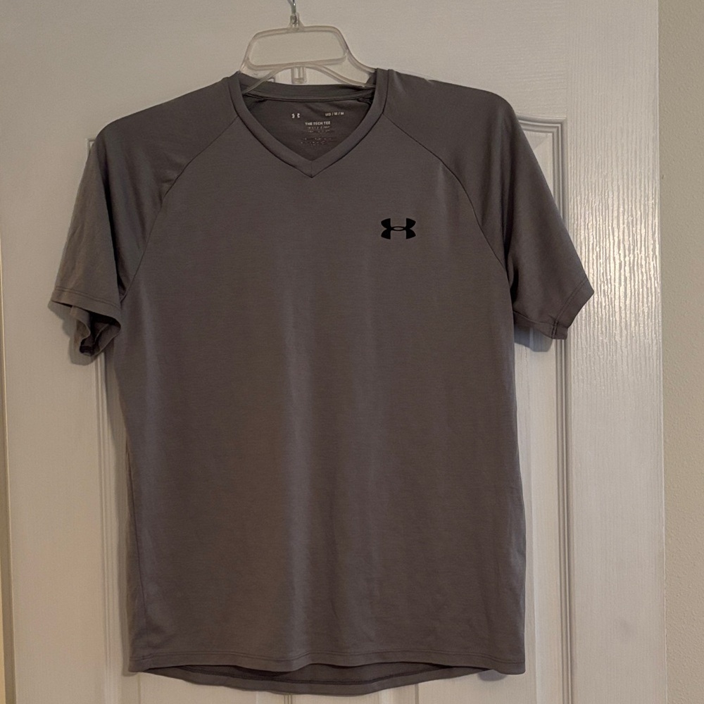 Under Armour Men's Charcoal V-Neck Tee